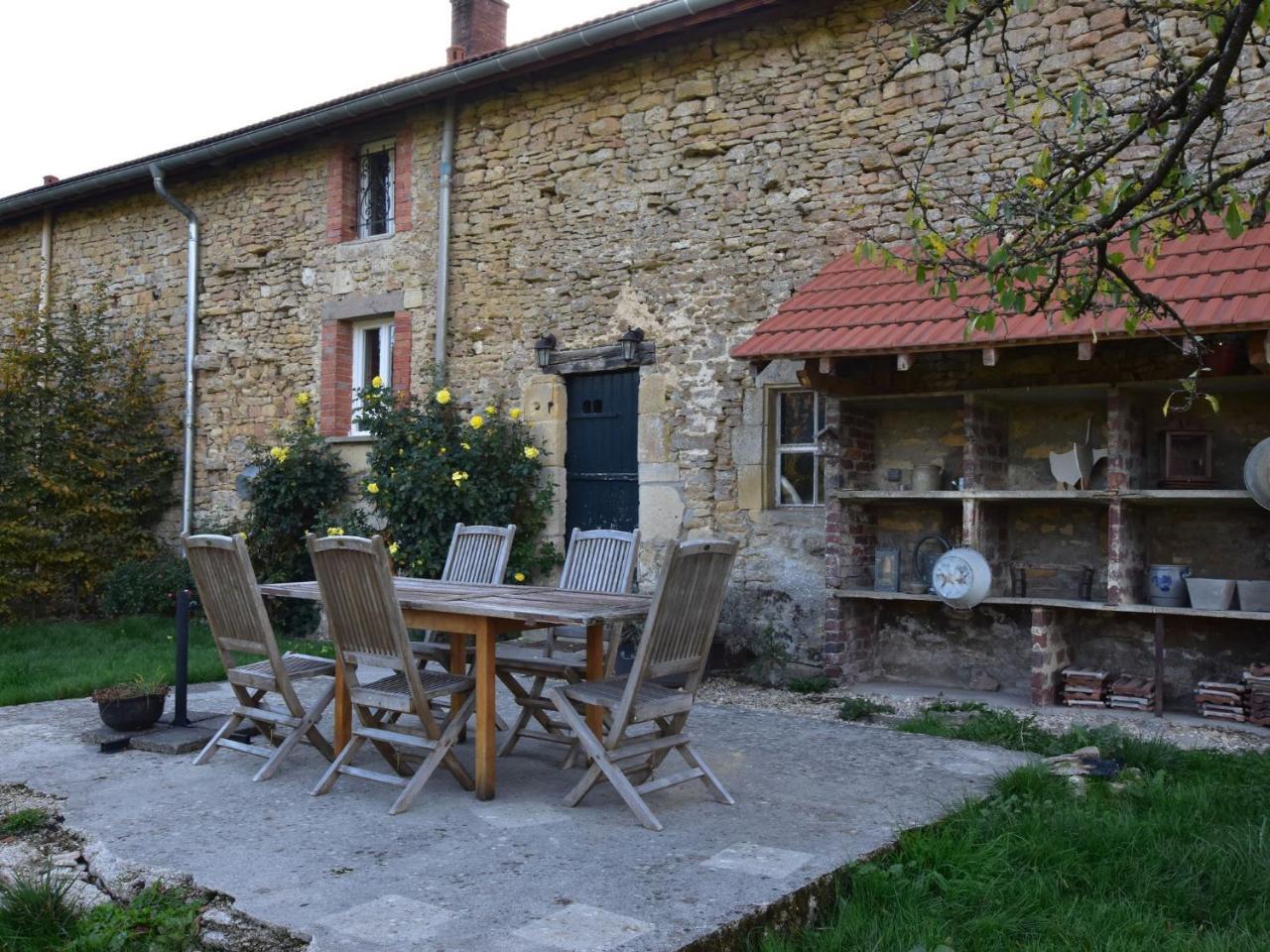 Spacious Holiday Home Near The Forest Barricourt Εξωτερικό φωτογραφία
