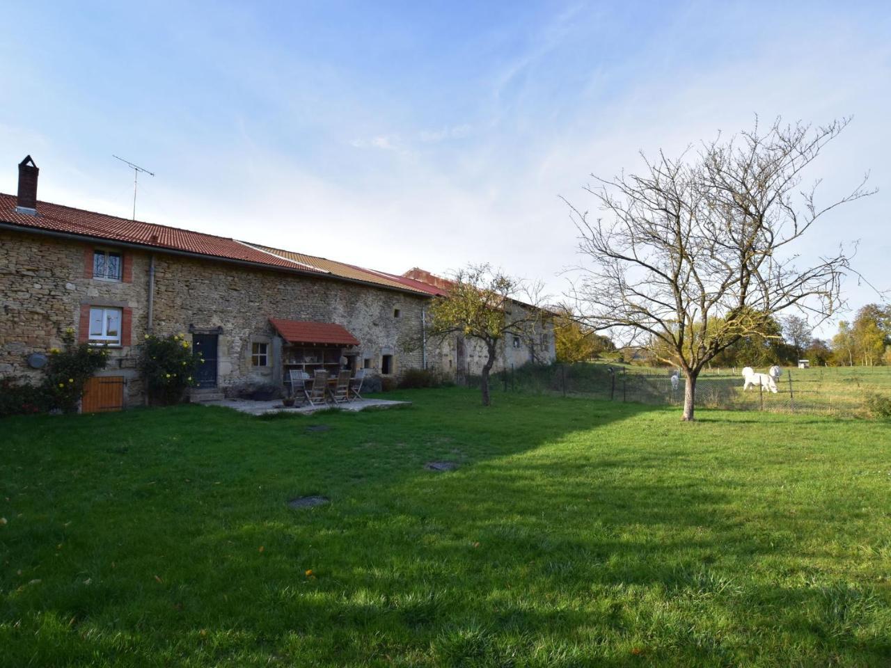 Spacious Holiday Home Near The Forest Barricourt Εξωτερικό φωτογραφία