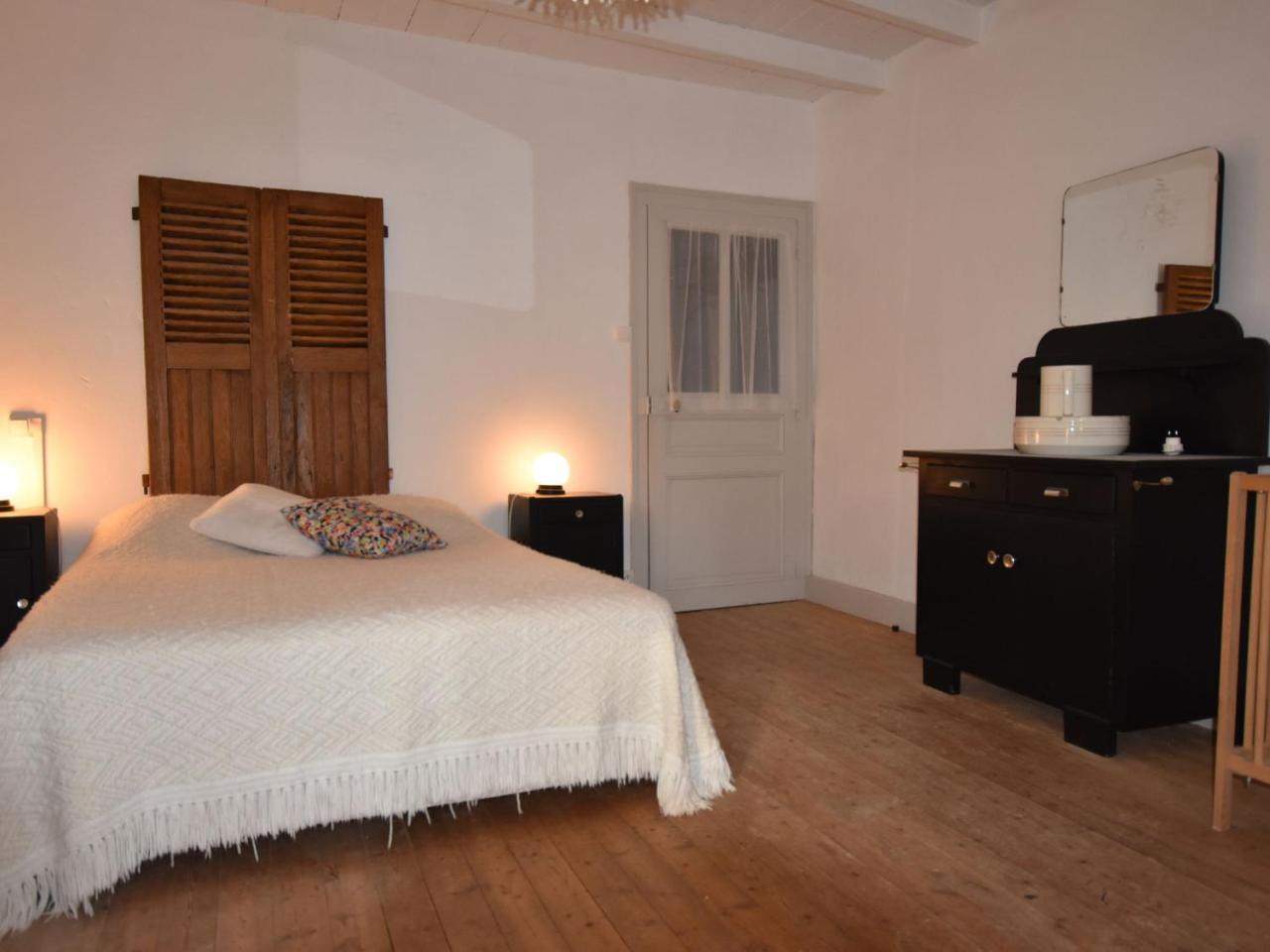 Spacious Holiday Home Near The Forest Barricourt Εξωτερικό φωτογραφία